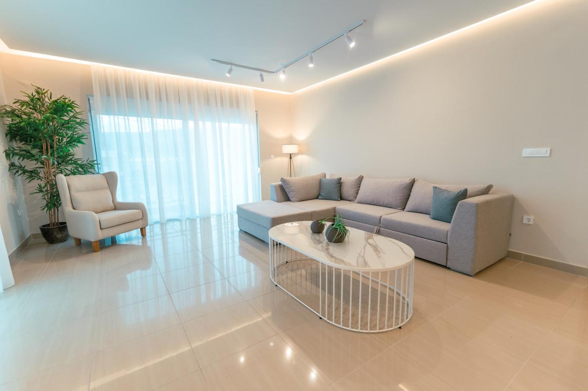 Brand New Elegant Suite Platánion Exterior photo