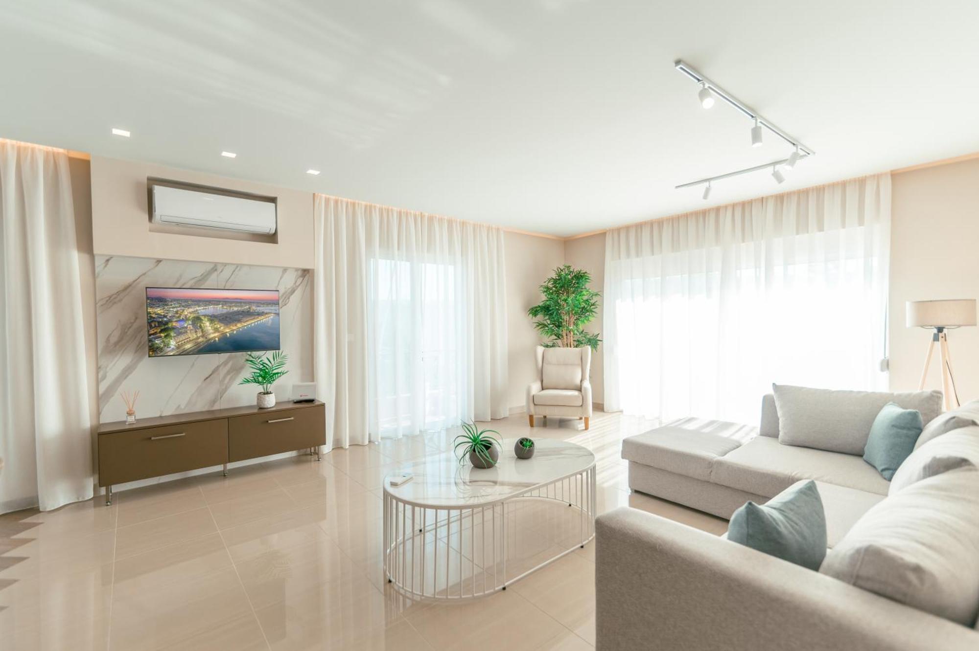 Brand New Elegant Suite Platánion Exterior photo